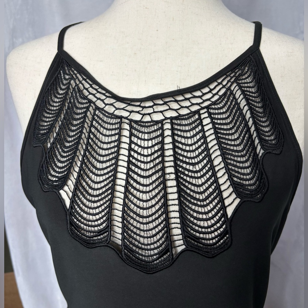 NWT White House Black Market Black Openwork Halter Top Medium - Picture 2 of 11